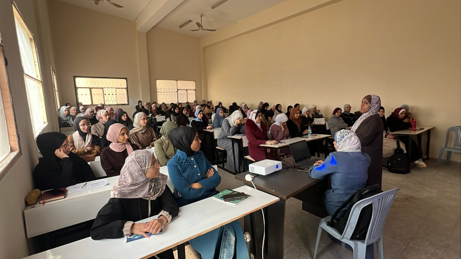 عودة التعليم الوجاهي في كلية العلوم الصحية بالجامعة الإسلامية: خطوة مفصلية بعد حربٍ دمّرت البنية التحتية